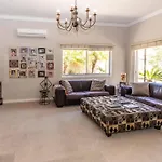 Comfortable & Spacious 5 Bed Home In Ave Normandie