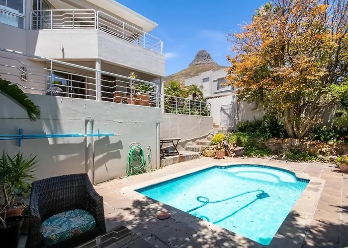 Comfortable & Spacious 5 Bed Home In Ave Normandie