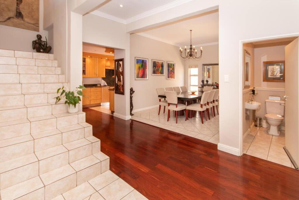 Holiday home Comfortable & Spacious 5 Bed In Ave Normandie Cape Town