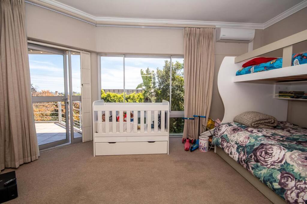 Holiday home Comfortable & Spacious 5 Bed In Ave Normandie Cape Town