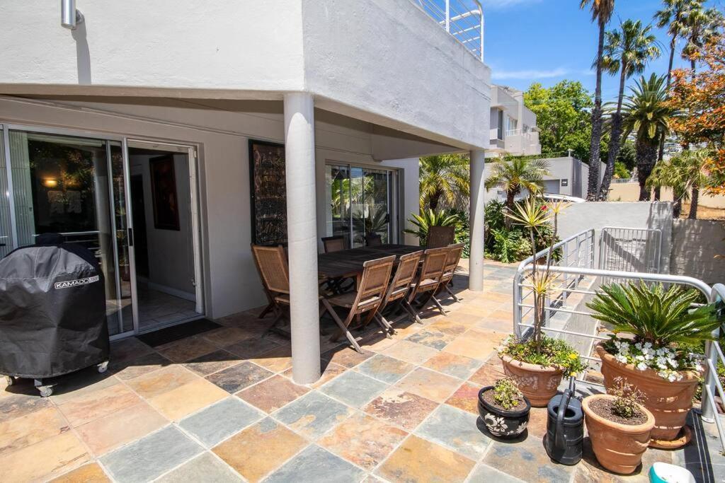 Comfortable & Spacious 5 Bed In Ave Normandie * Cape Town