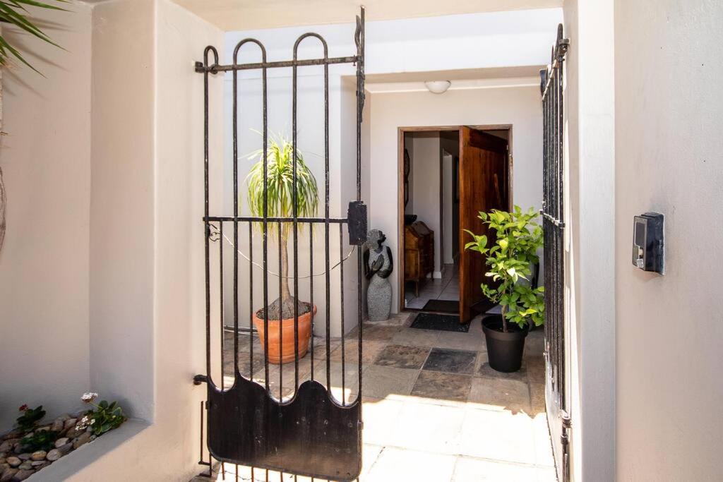 Holiday home Comfortable & Spacious 5 Bed In Ave Normandie *