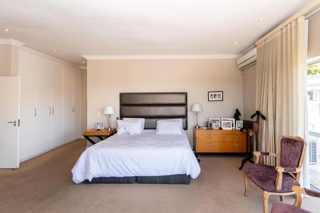 Comfortable & Spacious 5 Bed In Ave Normandie Holiday home